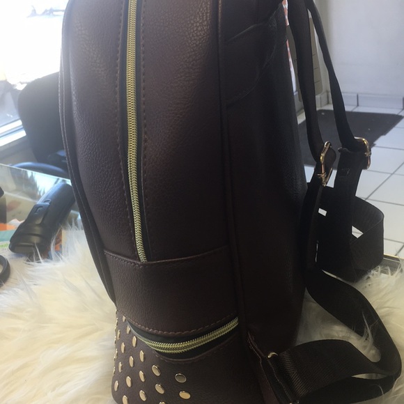 Studded large back pack - Picture 2 of 2